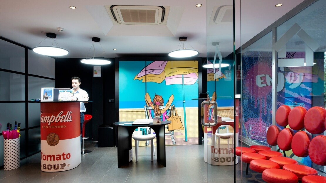 Hotel Casual Pop Art